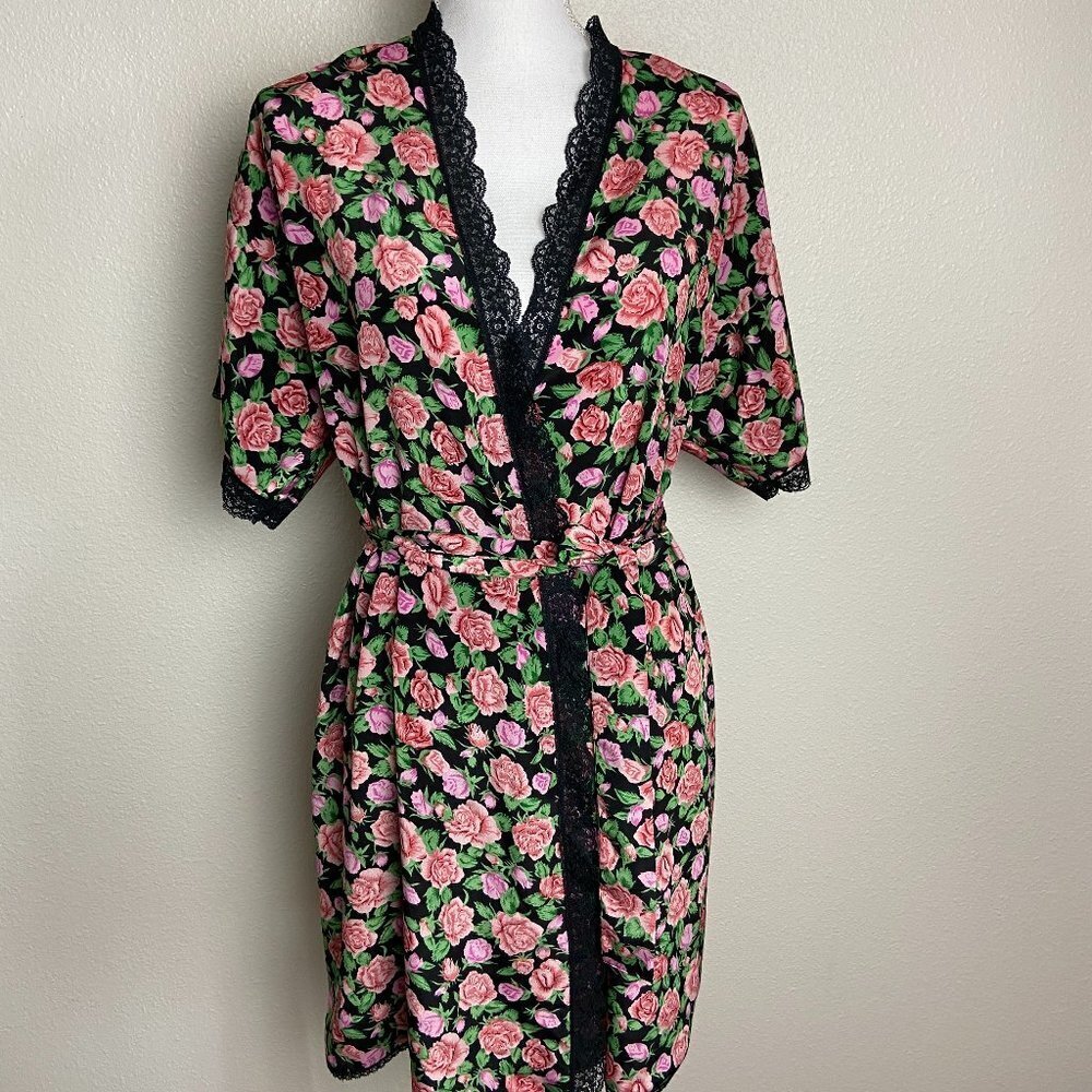 Vintage Lily of France Rose Pattern Robe Lace